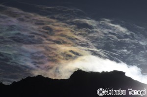 05立山山頂に彩雲ながれる