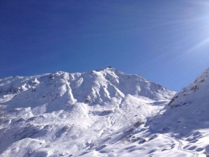 室堂山荘付近より　雄山山頂